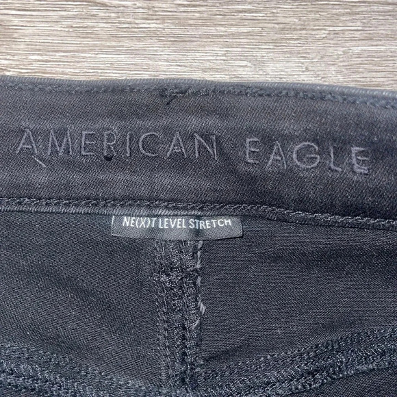 American Eagle size 8 black denim distressed jean shorts - Picture 5 of 6